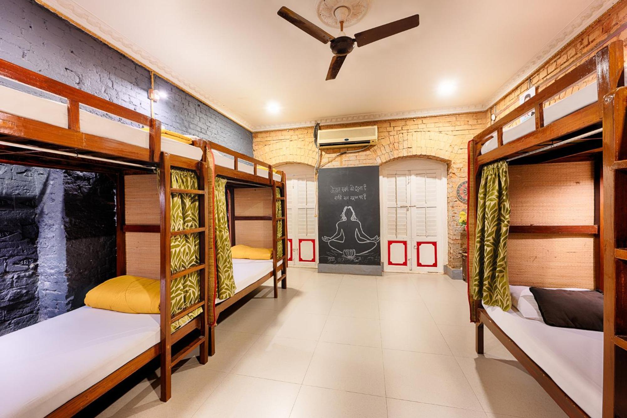 International Travellers' Hostel By Ith Stays Varanasi Habitación foto