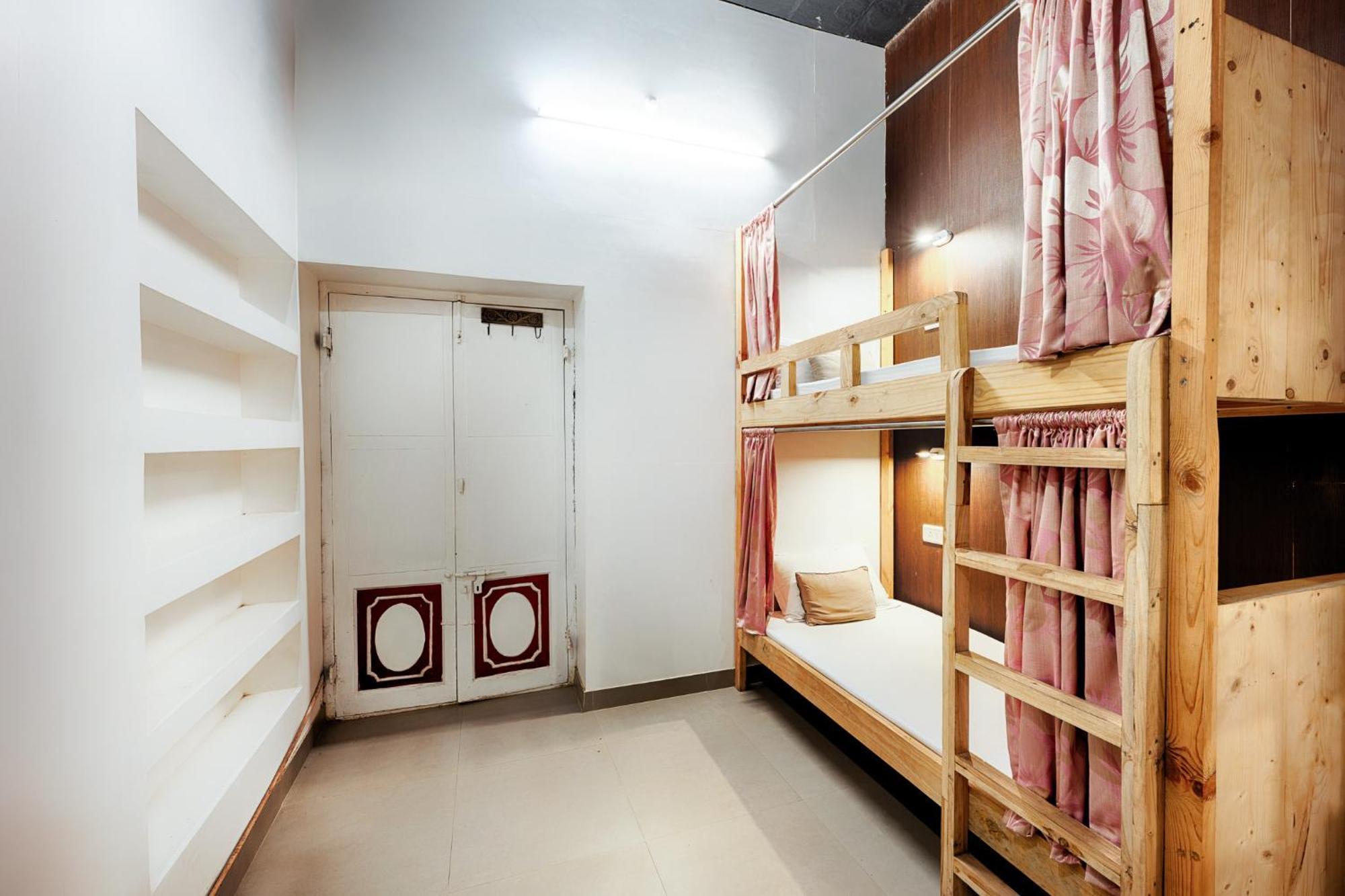 International Travellers' Hostel By Ith Stays Varanasi Habitación foto