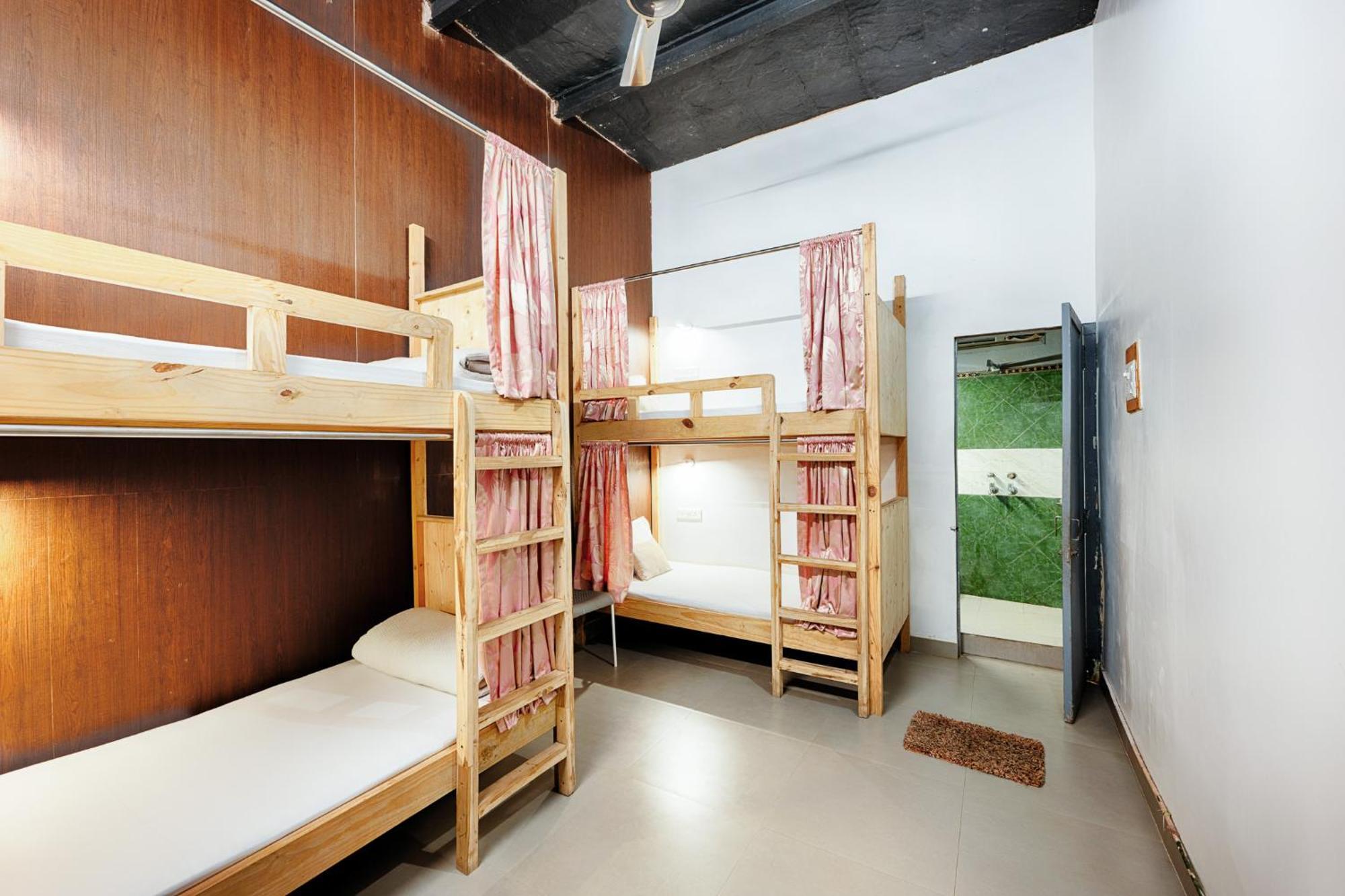International Travellers' Hostel By Ith Stays Varanasi Habitación foto